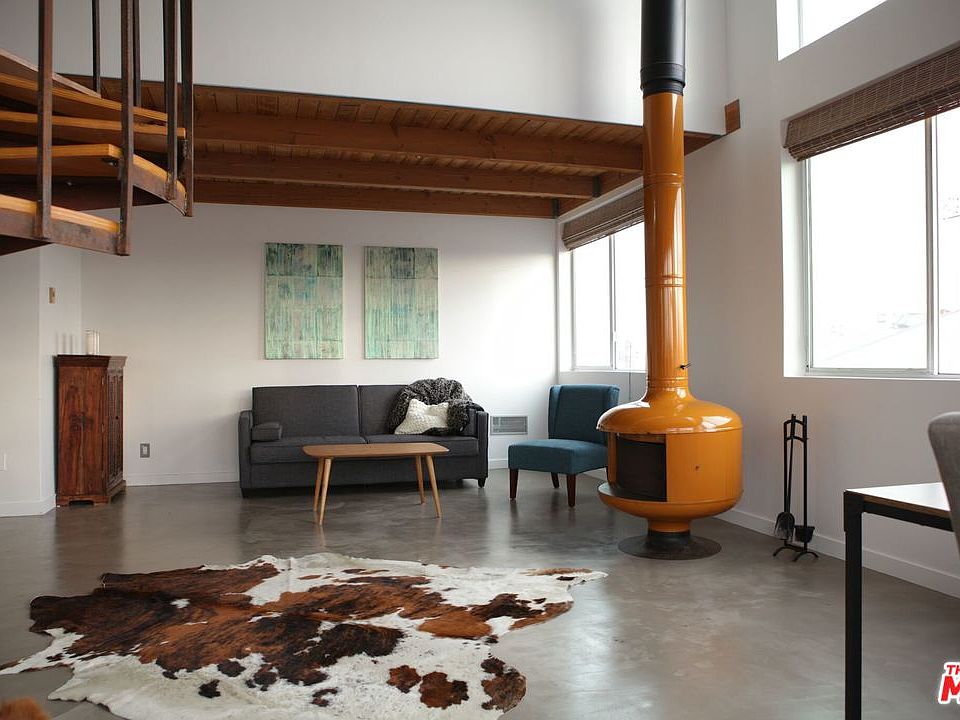 1st image of 100 Venice Blvd #14
