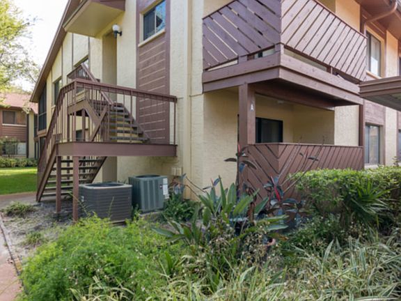 3rd image of 2367 Newburg Ln APT A