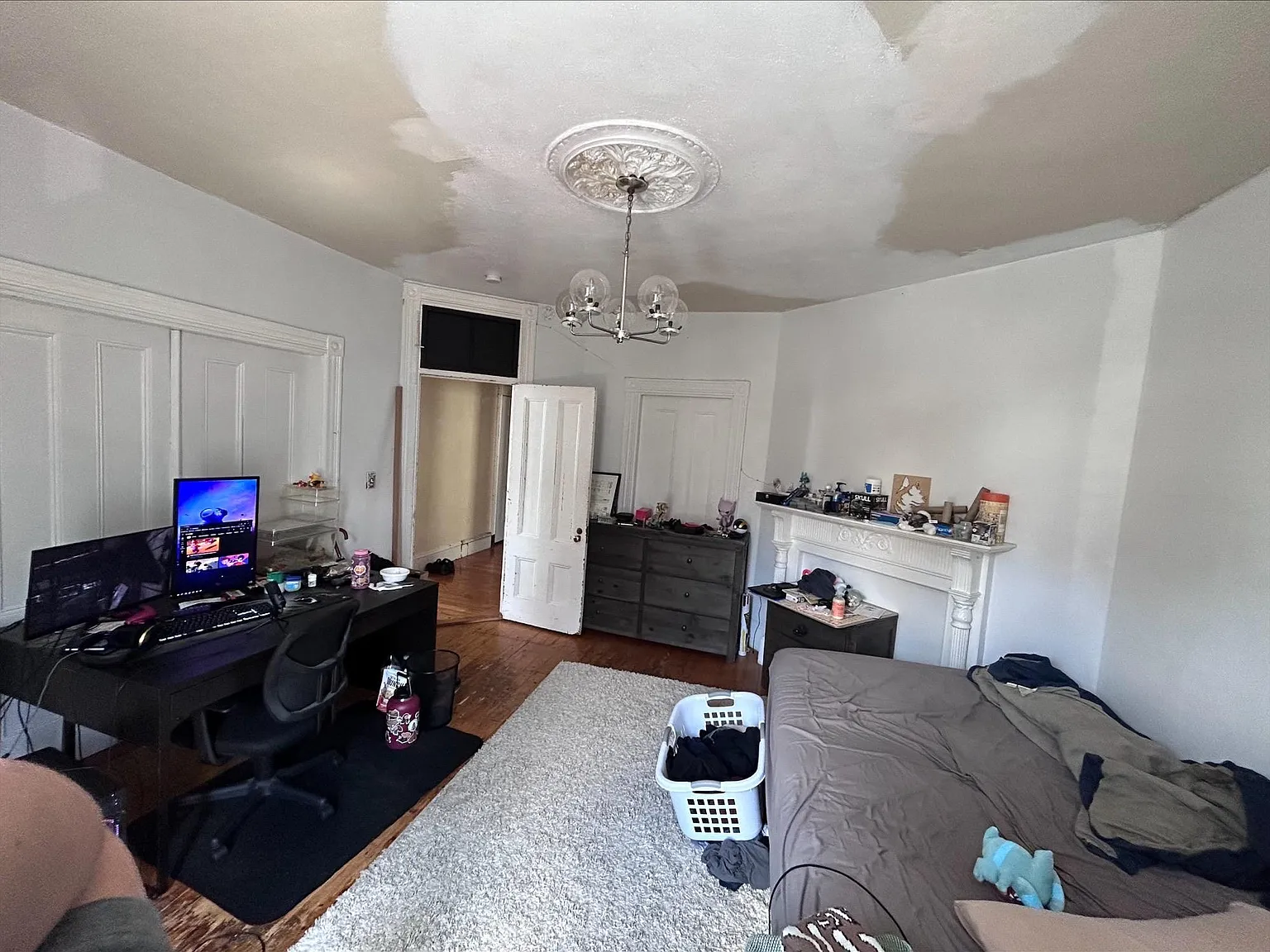 4 bed, 1200 sqft, $5,700 — Photo 4