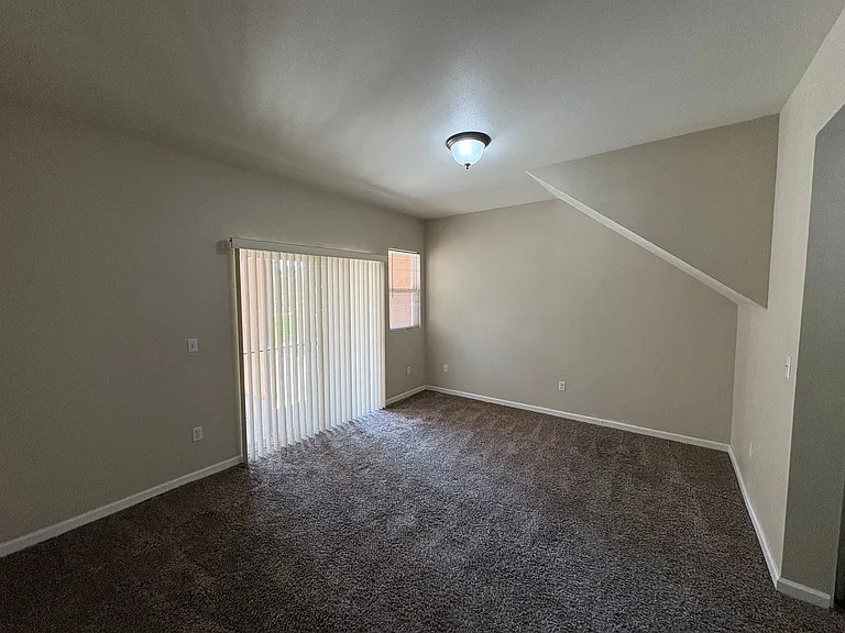 1002 Lucca Dr — Photo 10