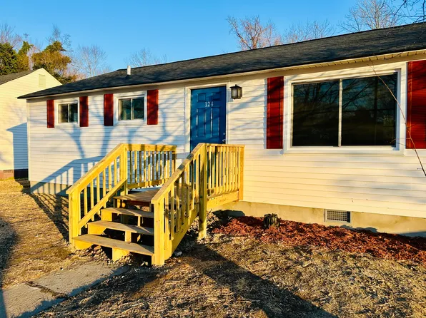 124 E Weaver Rd, Hampton, VA 23666