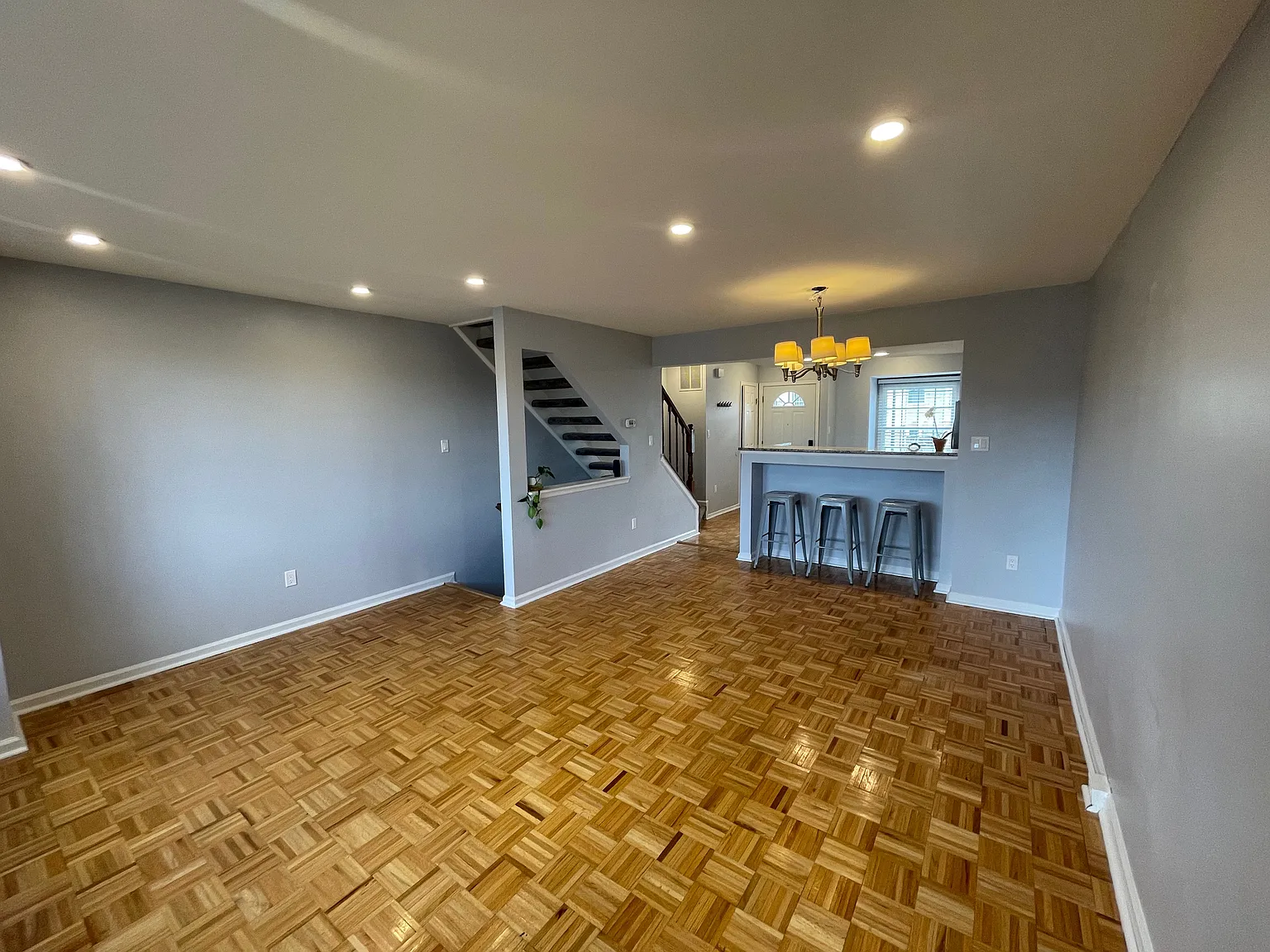 3 bed, 3.5 bath, 1350 sqft, $3,400 — Photo 4