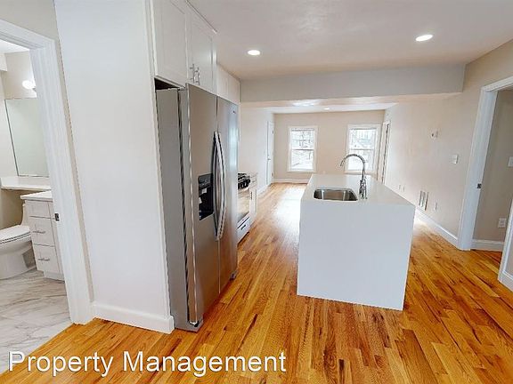 4th image of 112 Main St Floor 3