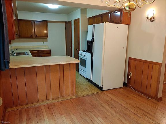 3rd image of 55 Briarleigh Dr