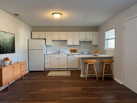 3rd image of 4150 Horseshoe Rd. #5