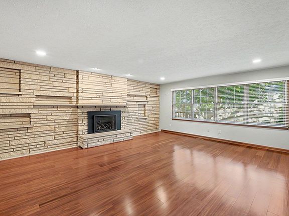 5th image of 319 N Belmont Ave
