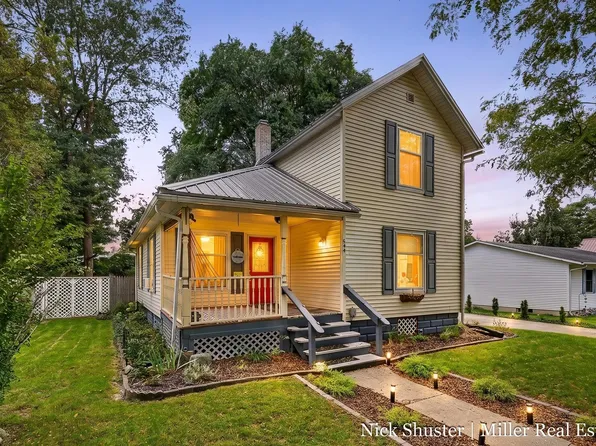 544 E Thorn St, Hastings, MI 49058