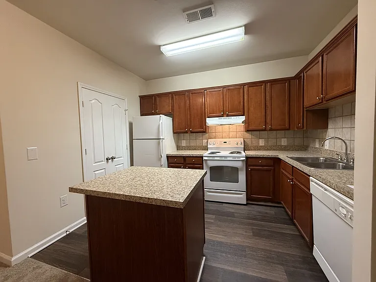 Wesley Kensington Apartments at Stonecrest — Photo 82