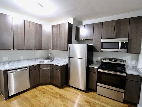 3rd image of 94 E Cottage St #2B