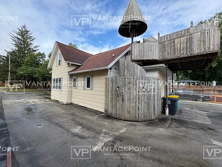 1365 Stuart St — Photo 9