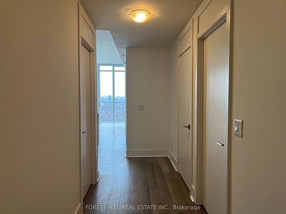 3rd image of 32 Davenport Rd #2105