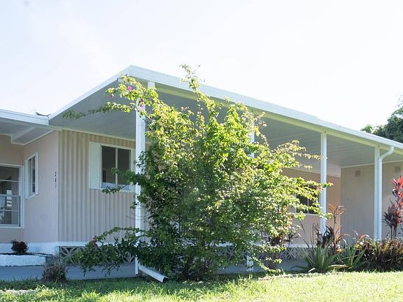 3rd image of 201 Foxwood Ln