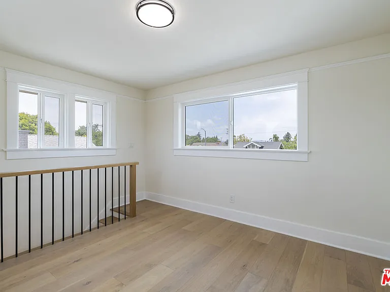 1828 W 41st Pl — Photo 27
