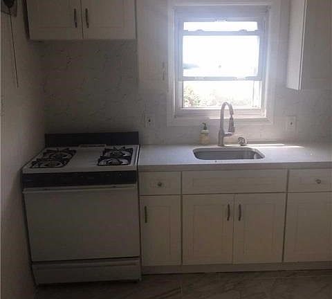 3rd image of 44 Clyde St