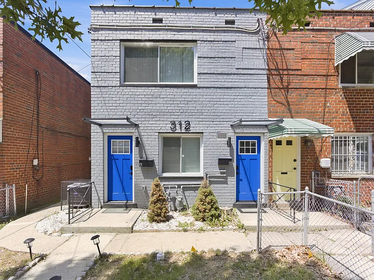 312 60th St NE #B — Photo 11