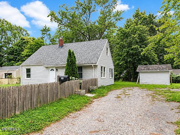 3rd image of 10 Steven Avenue