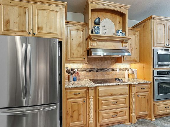3rd image of 7 Ravenglass Ln