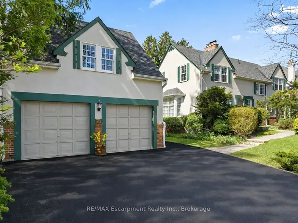 74 Howard Ave, Oakville, ON L6J 3Y5