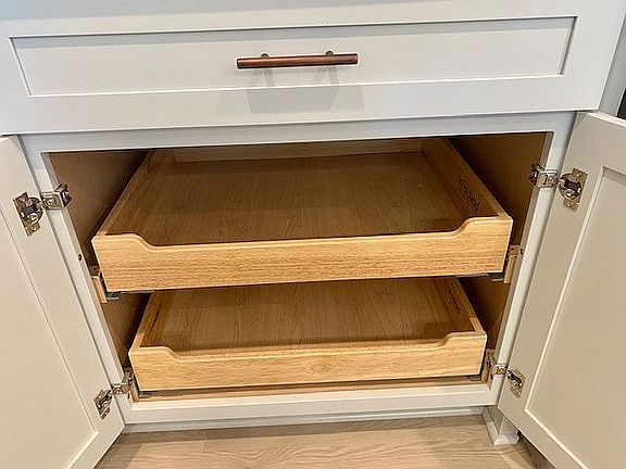 Kitchen sliding drawers