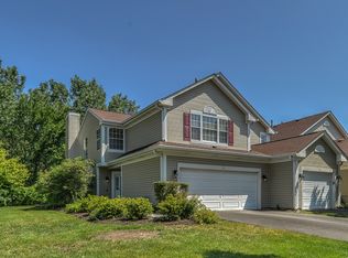 131 Polaris Dr, Lake In The Hills, IL 60156