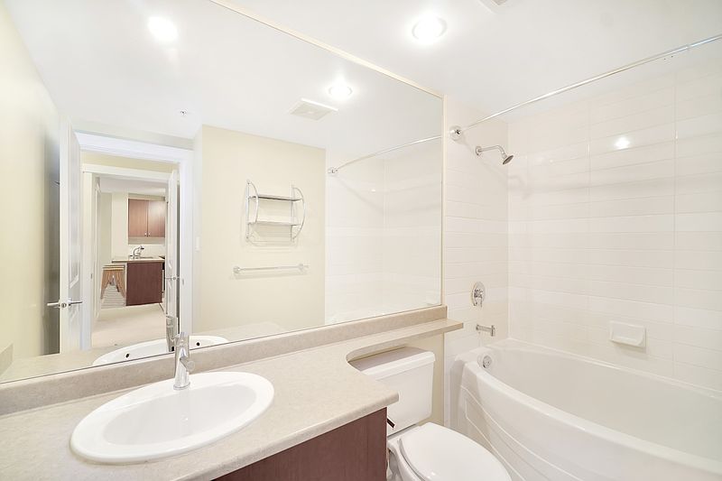 Burnaby Apartment for rent - 2 Bedrooms — photo 23