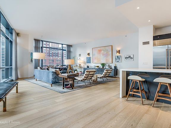 2nd image of 200 Chambers St APT 6A