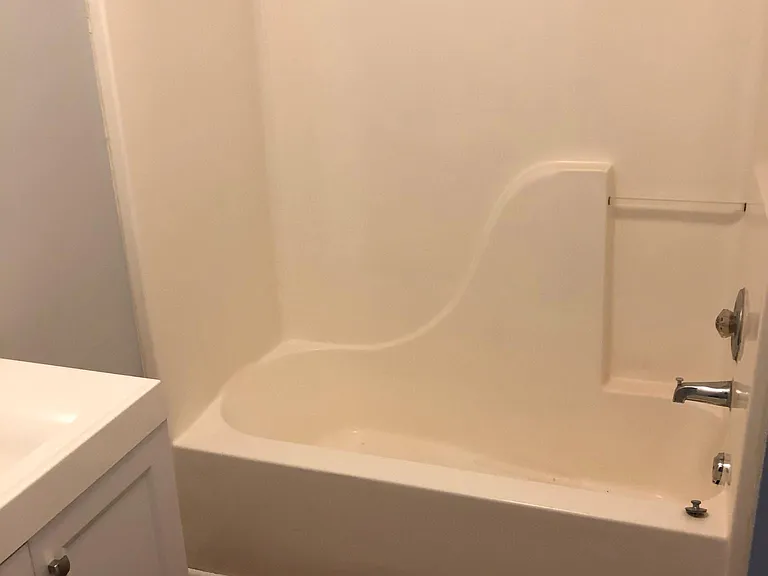 209 E Wilson St #75 — Photo 10