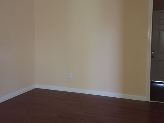 2nd image of 3224 W Laurel