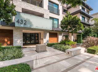 432 N Oakhurst Dr APT 204, Beverly Hills, CA 90210