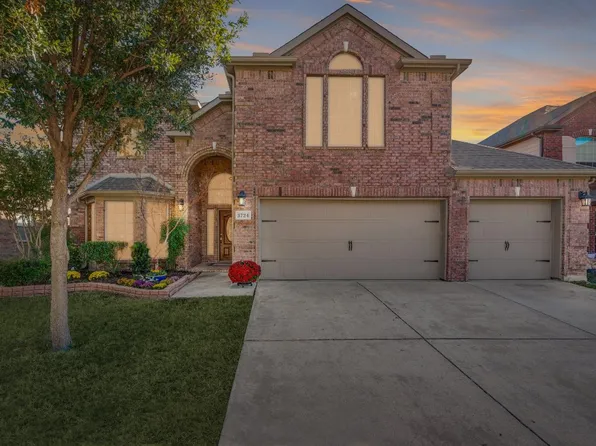 3724 Applesprings Dr, Fort Worth, TX 76244