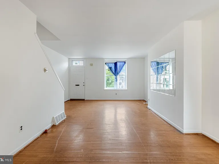 3306 Haverford Ave — Photo 5