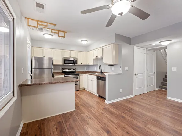 7888 Dunmore Rd, Woodbury, MN 55125
