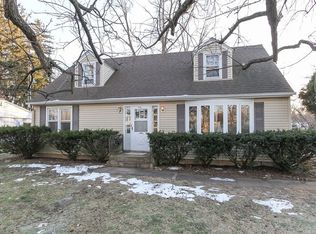 735 E Prairie St, Marengo, IL 60152