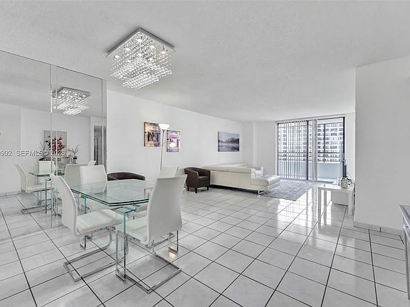 4th image of 2500 Parkview Dr APT 1418