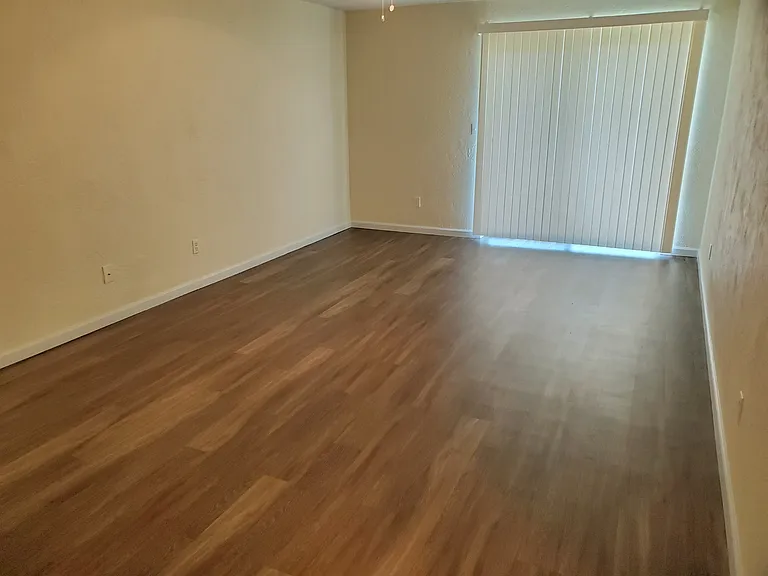 Beachside Apartments — Photo 31