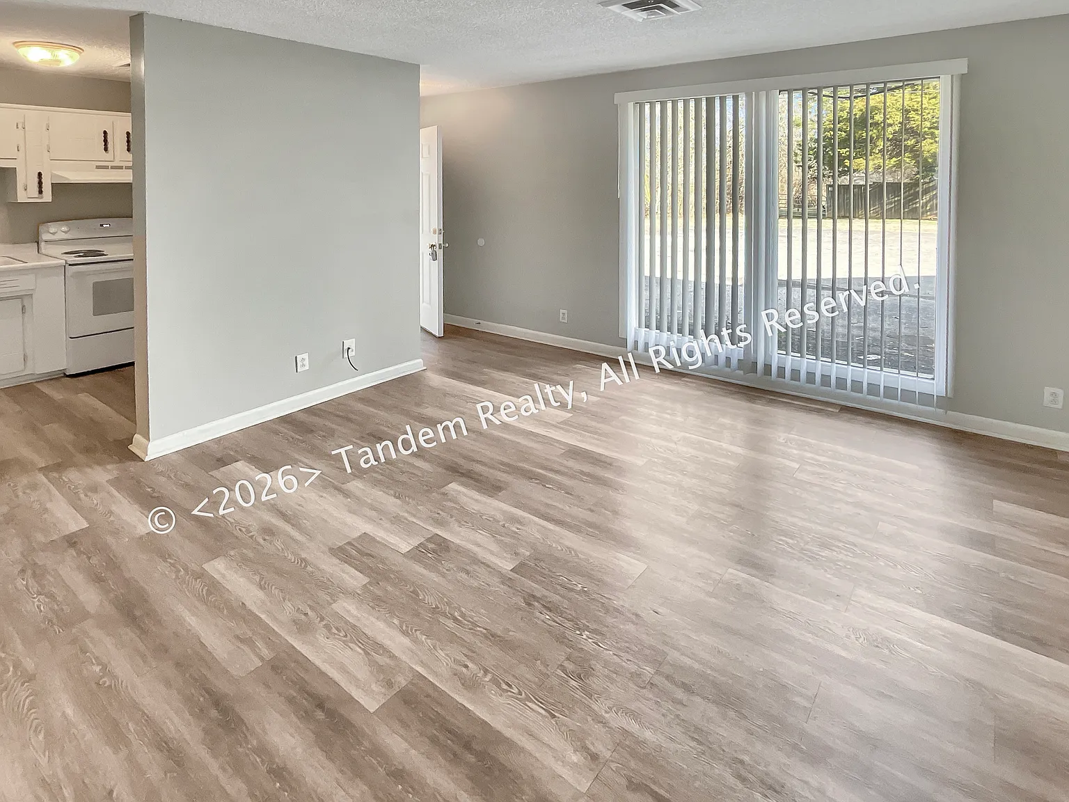 1 bed, 677 sqft, $950 — Photo 2