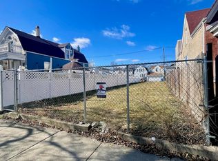 932 N Trumbull Ave, Chicago, IL 60651