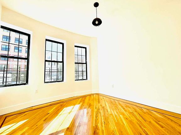4th image of 276 E 23rd St #1L