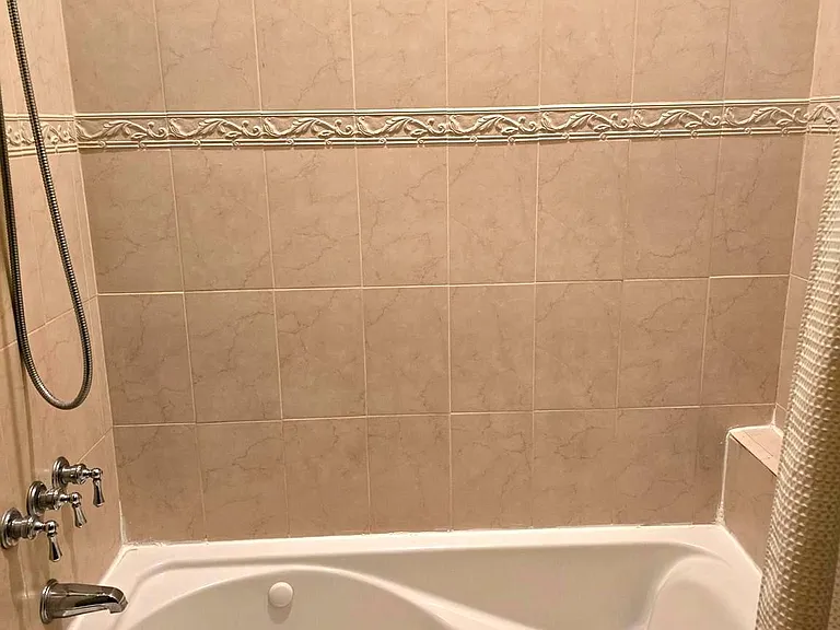 704 S Bond St — Photo 22