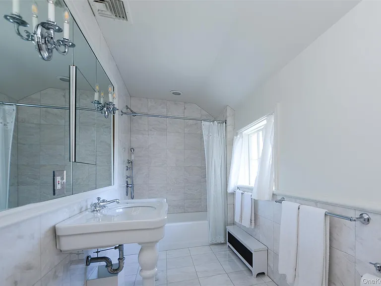 1 Pond Rd — Photo 24