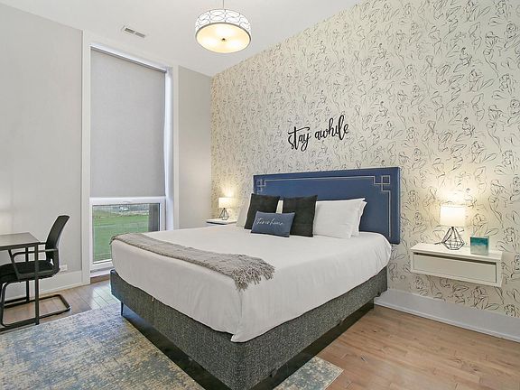 4th image of 943 N Crosby St #208