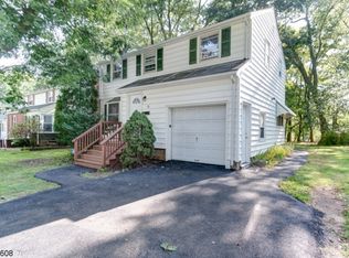 176 N Livingston Ave, Livingston, NJ 07039