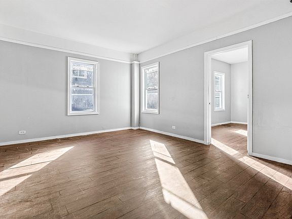 3rd image of 29 Newbury St