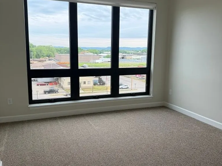 Brand New - War Eagle Apartments in the River Point District — Photo 13