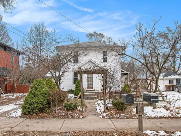 617 S Clinton St, Stockbridge, MI 49285