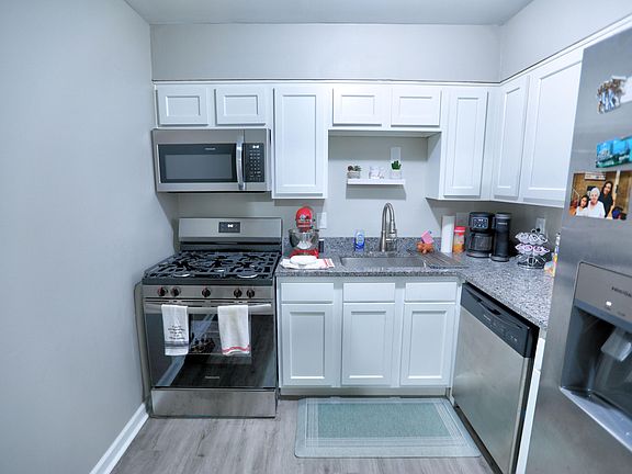 5th image of 1080 Armstrong Mill Rd APT A