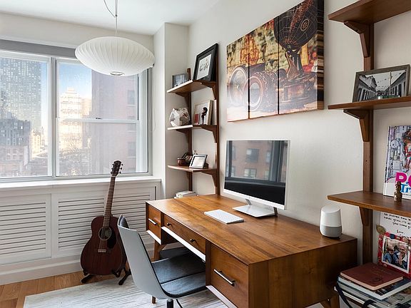 5th image of 430 W 34th St #7DE