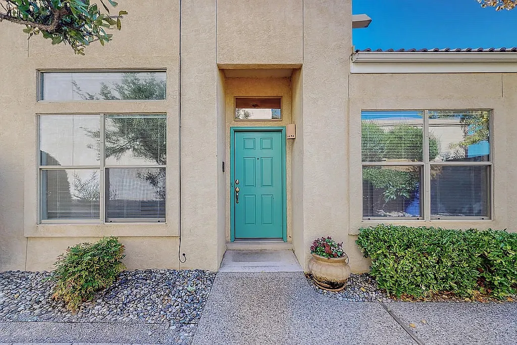 3 bed, 1600 sqft, $2,800 — Photo 3
