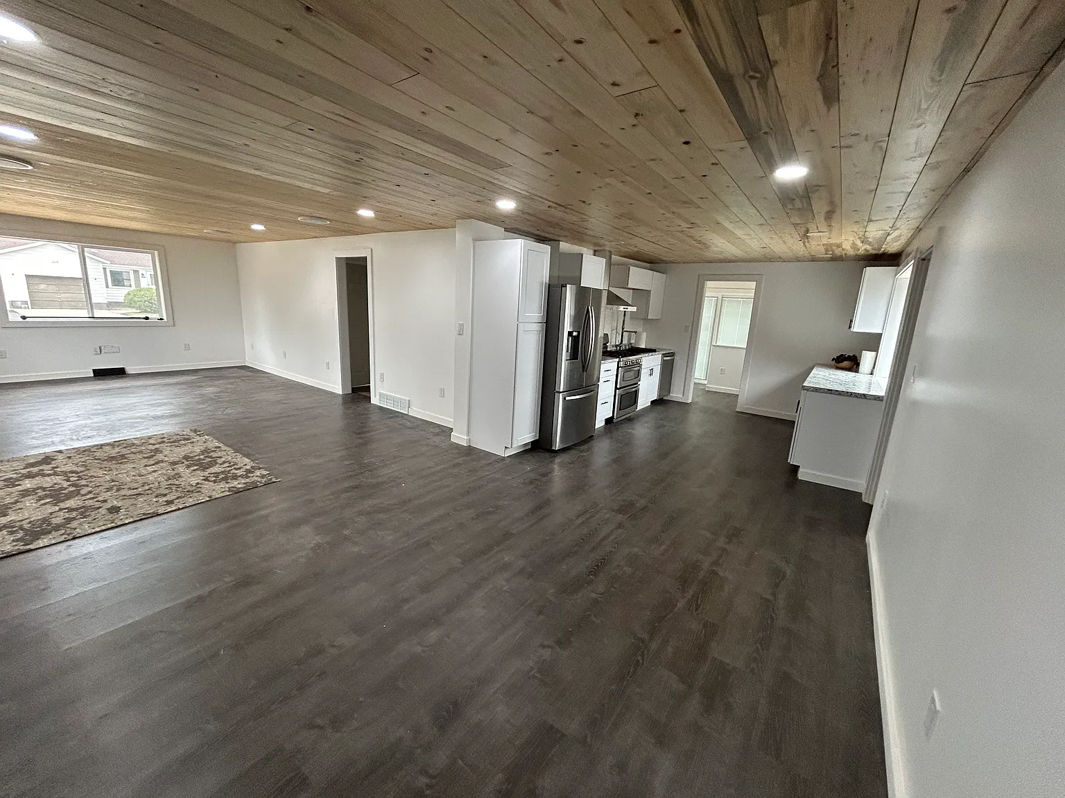 4 bed, 2684 sqft, $3,150 — Photo 4