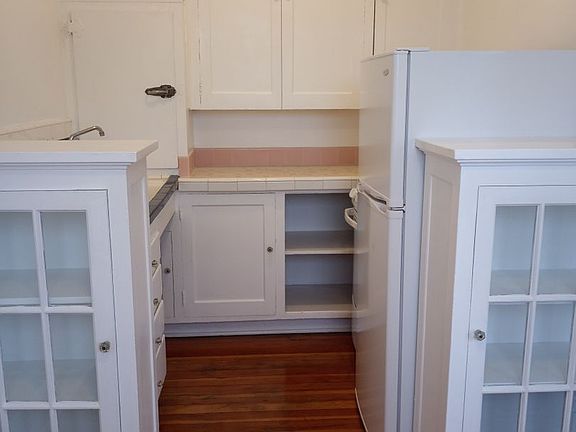 3rd image of 904 NW 21st Ave APT 203